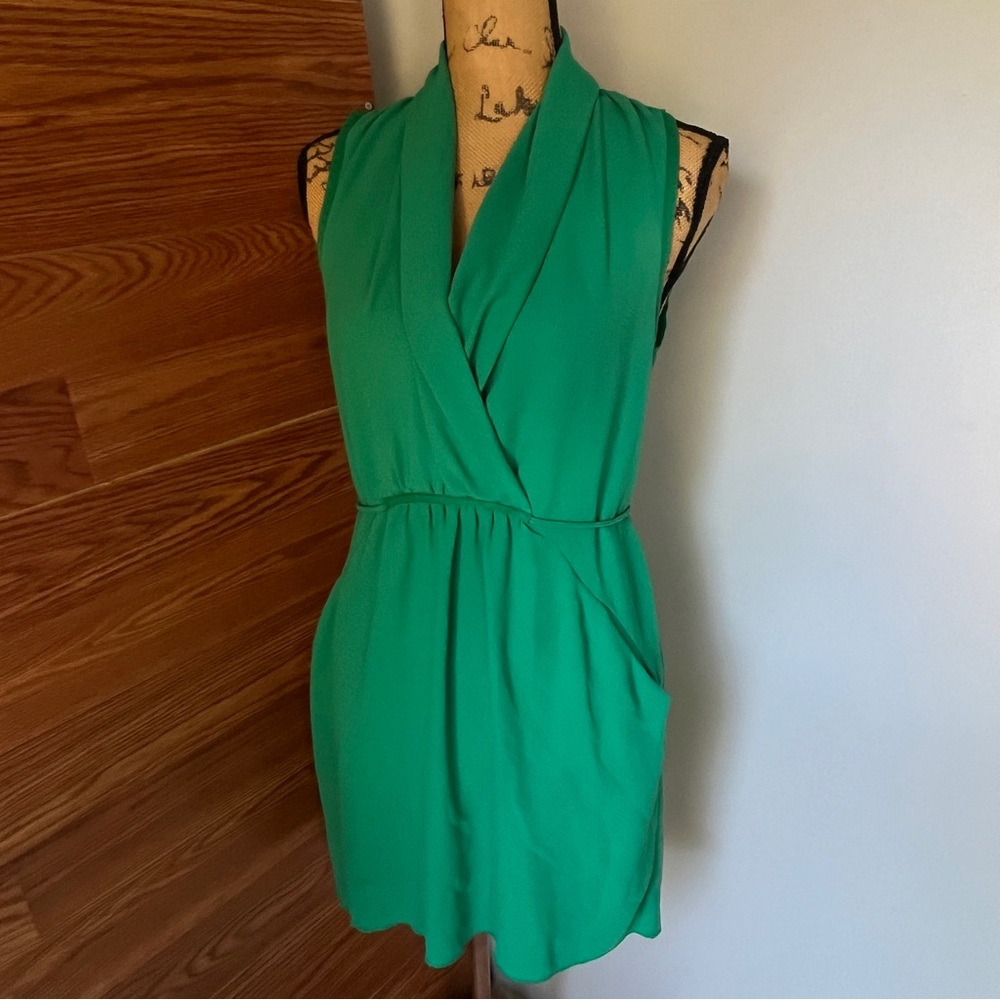 Wilfred aritzia women's small green Mini Dress Sleeveless pockets zipped lined